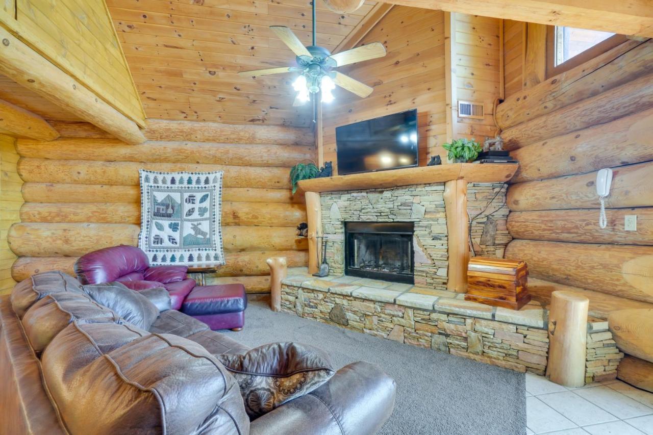 Smoky Mountain Vacation Rental Cabin With Hot Tub! 개틀린버그 외부 사진