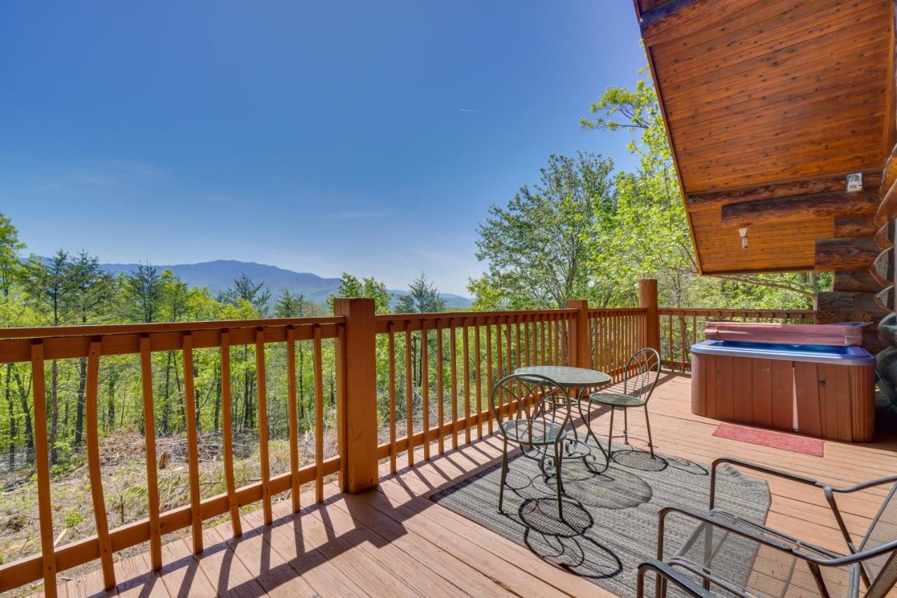 Smoky Mountain Vacation Rental Cabin With Hot Tub! 개틀린버그 외부 사진