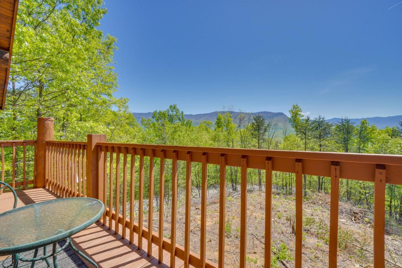 Smoky Mountain Vacation Rental Cabin With Hot Tub! 개틀린버그 외부 사진