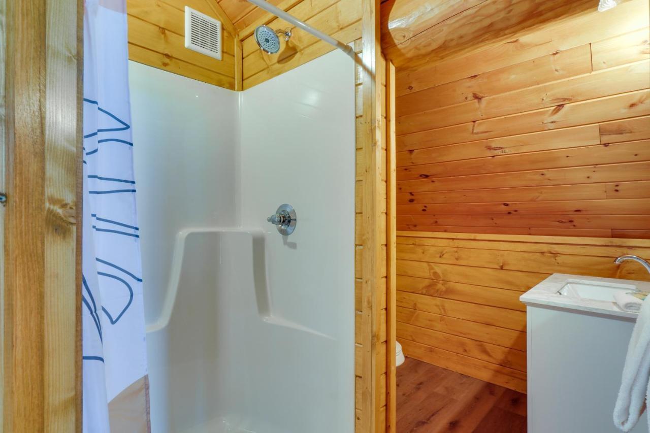 Smoky Mountain Vacation Rental Cabin With Hot Tub! 개틀린버그 외부 사진