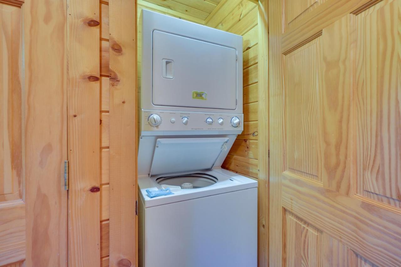 Smoky Mountain Vacation Rental Cabin With Hot Tub! 개틀린버그 외부 사진